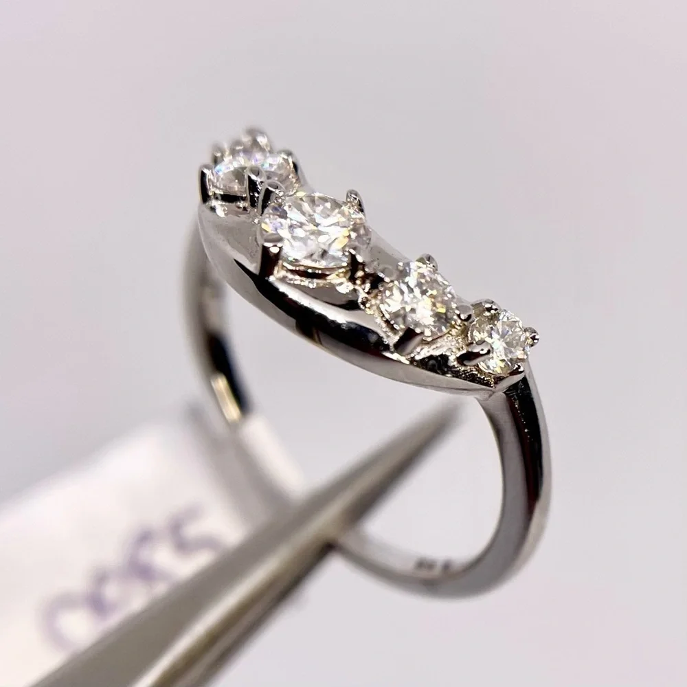 Classic 5-Stone Moissanite Ring 18K White Gold 925 Silver Band Ring Guard GRA